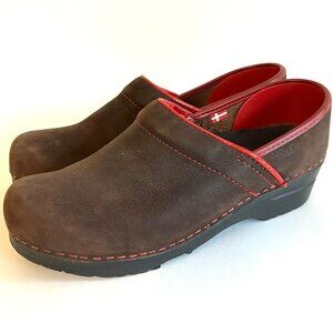 Sanita clogs size 39